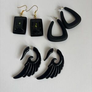 Black Earrings Set